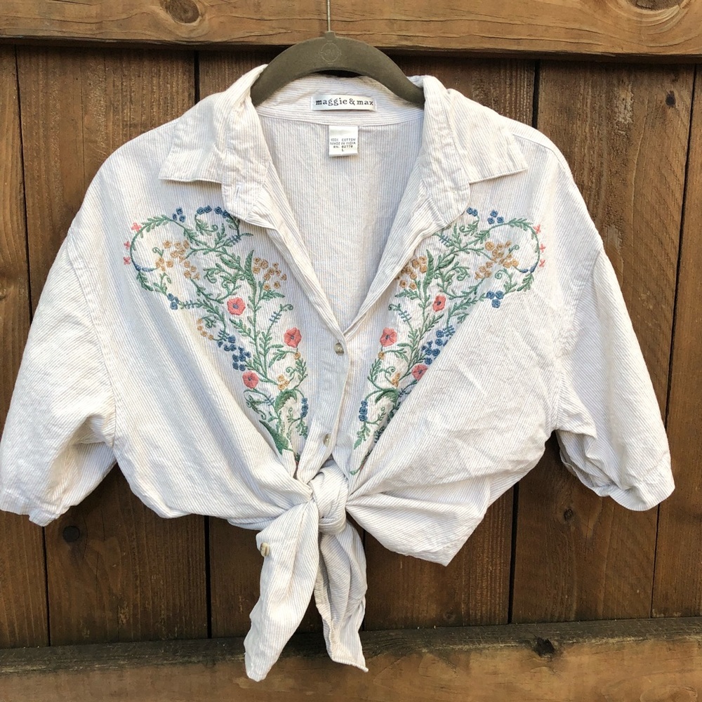 Embroidered dress shirt